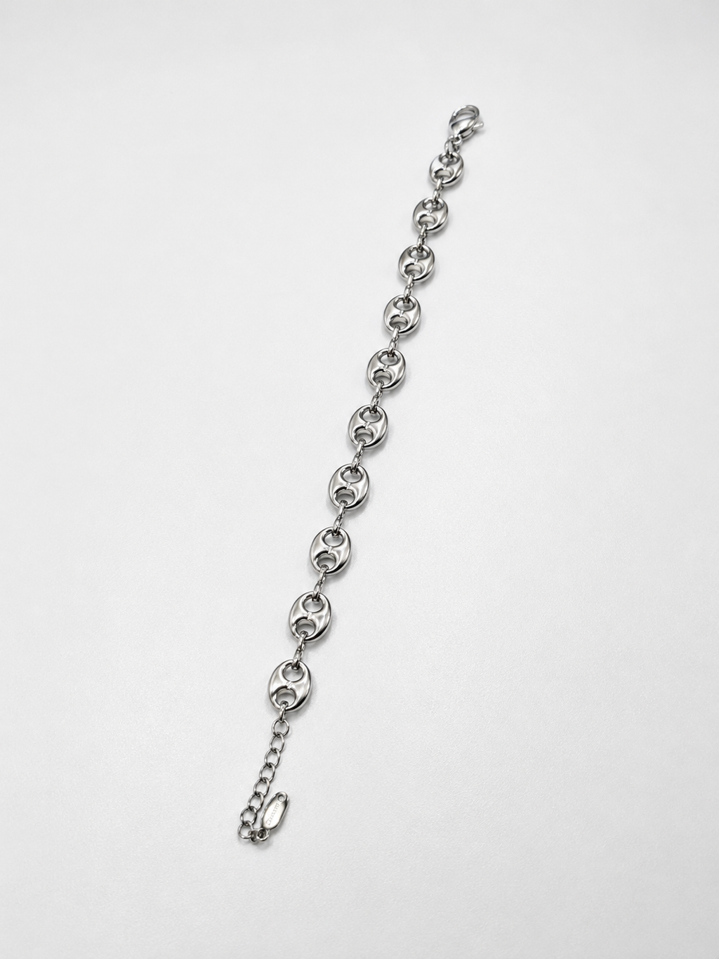 Pulsera con eslabones plateados