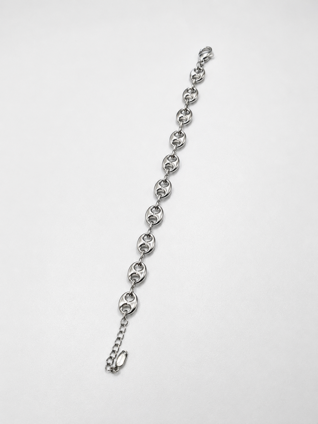 Pulsera con eslabones plateados
