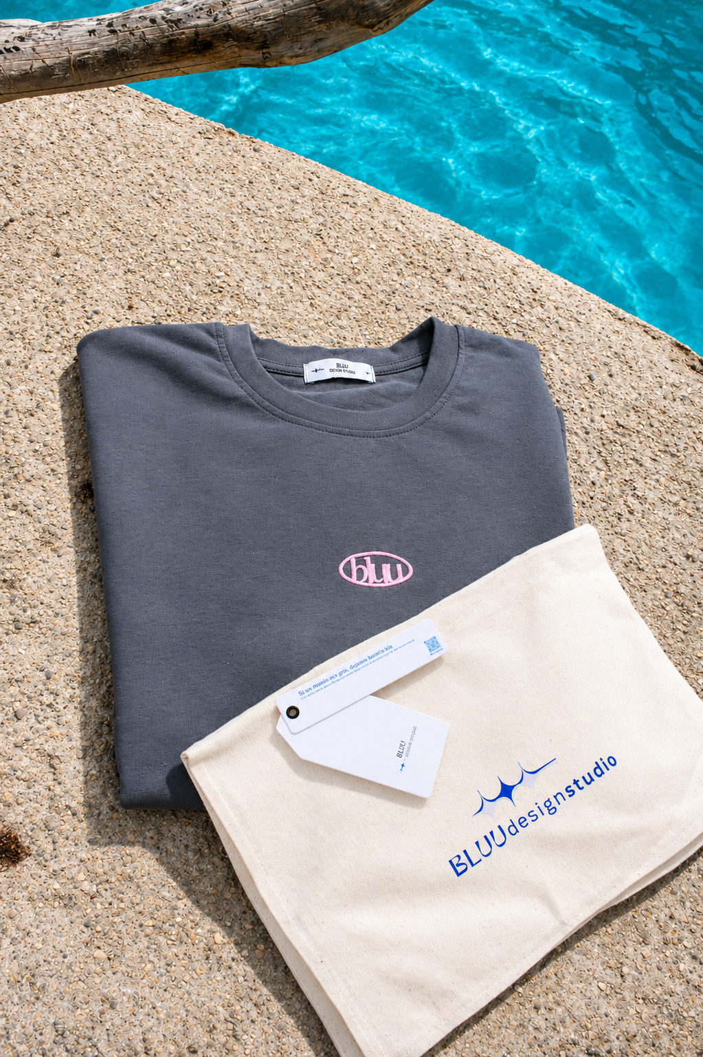 LIA "SS26" T-SHIRT