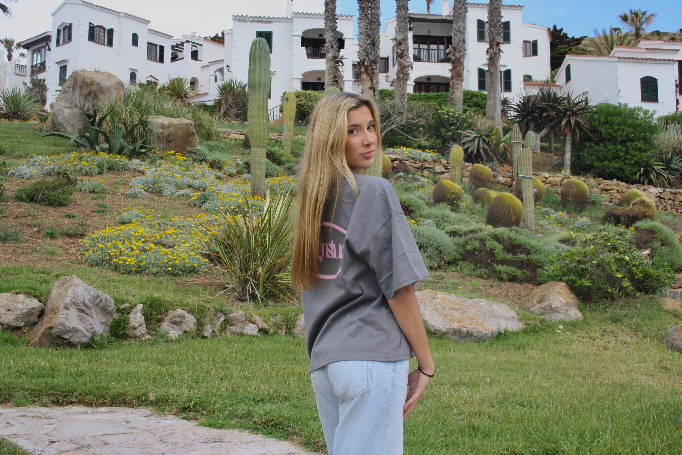 LIA "SS26" T-SHIRT